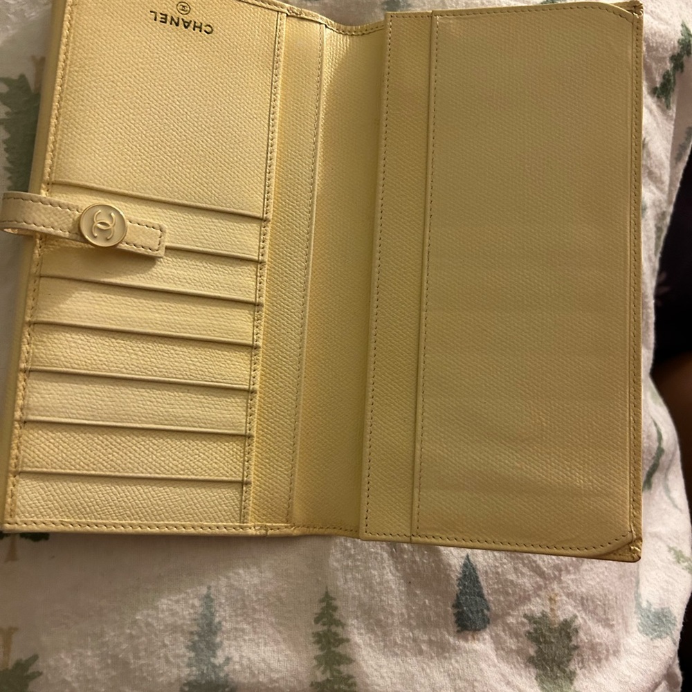 Chanel Coco Button Wallet - image 5